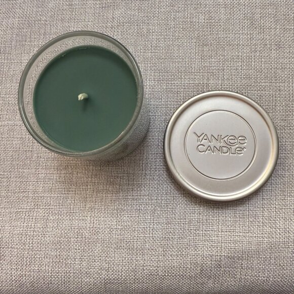 Yankee Candle Balsam and Cedar Scented Jar Candle 4.3 oz w/ Metal Lid - Picture 2 of 8